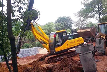 Rural construction helper--crawler rotary drilling rig